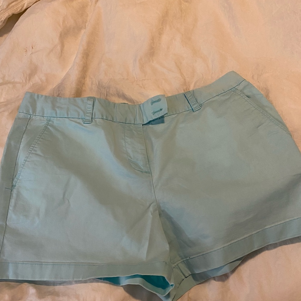 Vineyard Vines cute, fun everyday shorts.